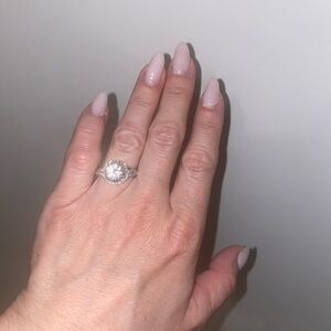 Elegant Silver Ring with Clear Gemstone